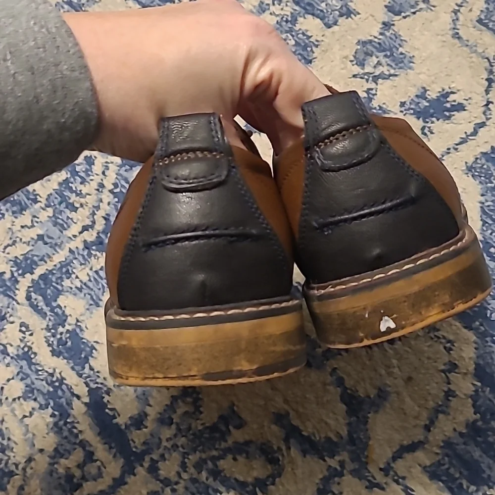 Madden Yanton sz 9 mens dress shoes brown oxford suede sock